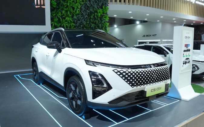 Read more about the article Jawaban Mobilitas Dari Masyarakat Indonesia, Chery C5 CSH Hadirkan SUV Hybrid Irit dan Nyaman